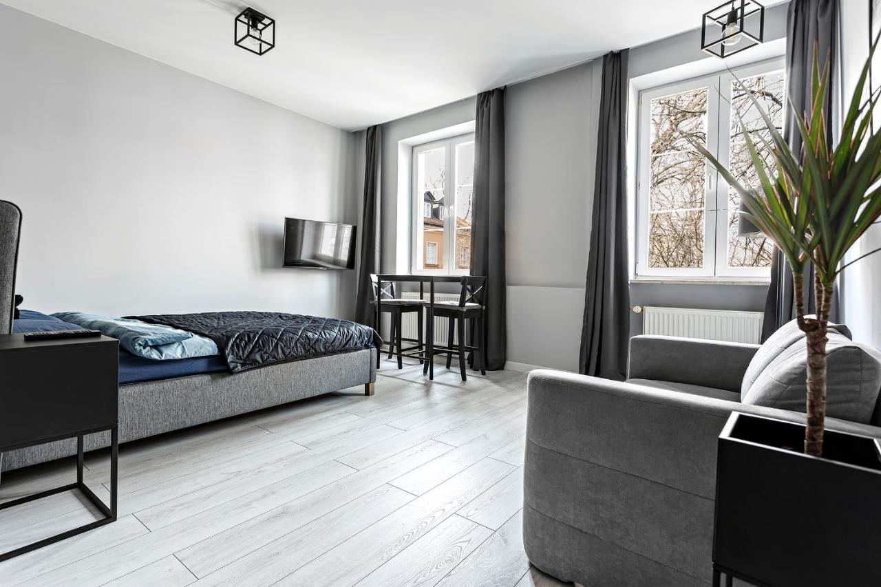Quiet Koscielna Old Town Apartment Warschau